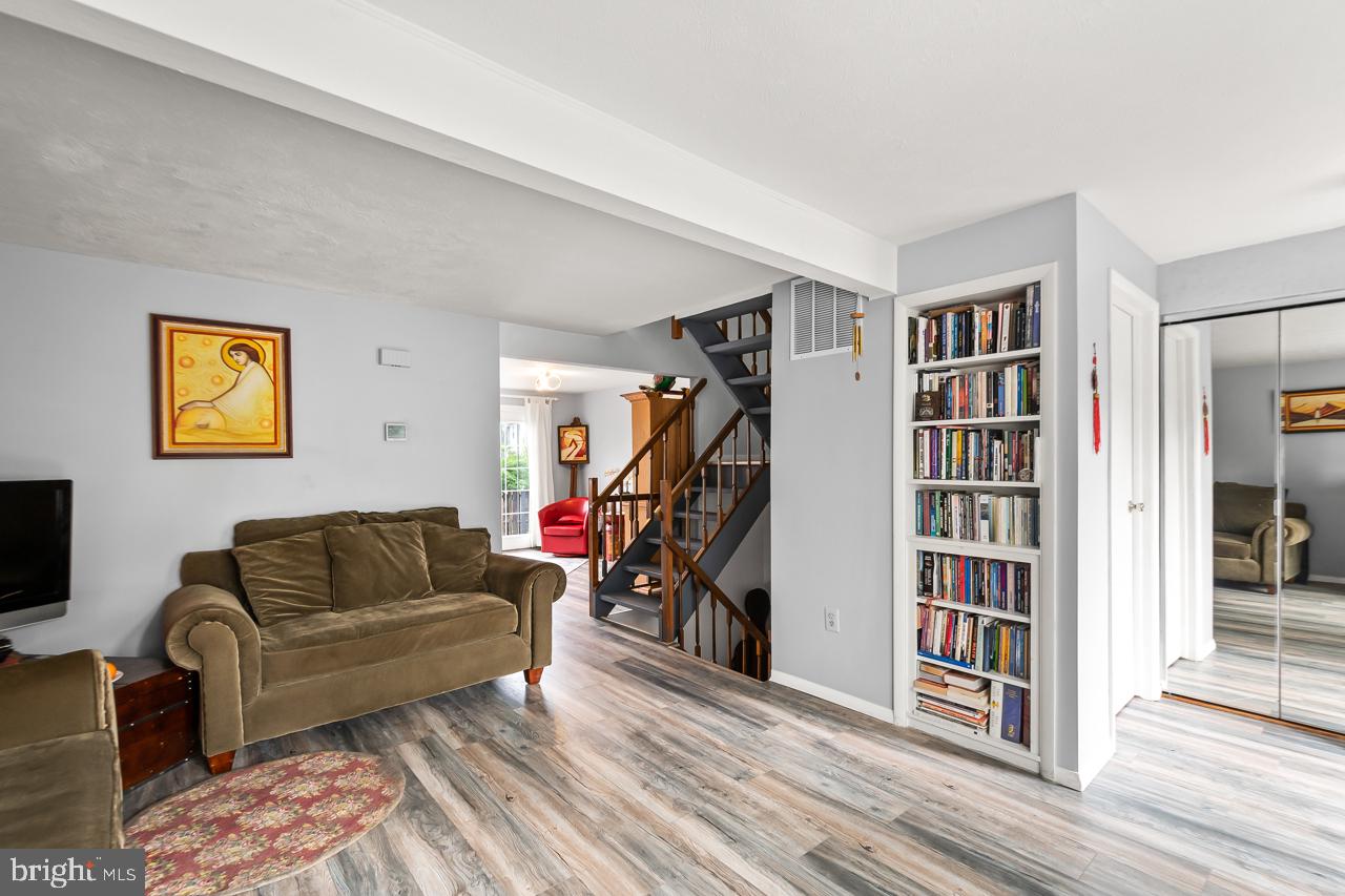 POINT OF WOODS - Residential