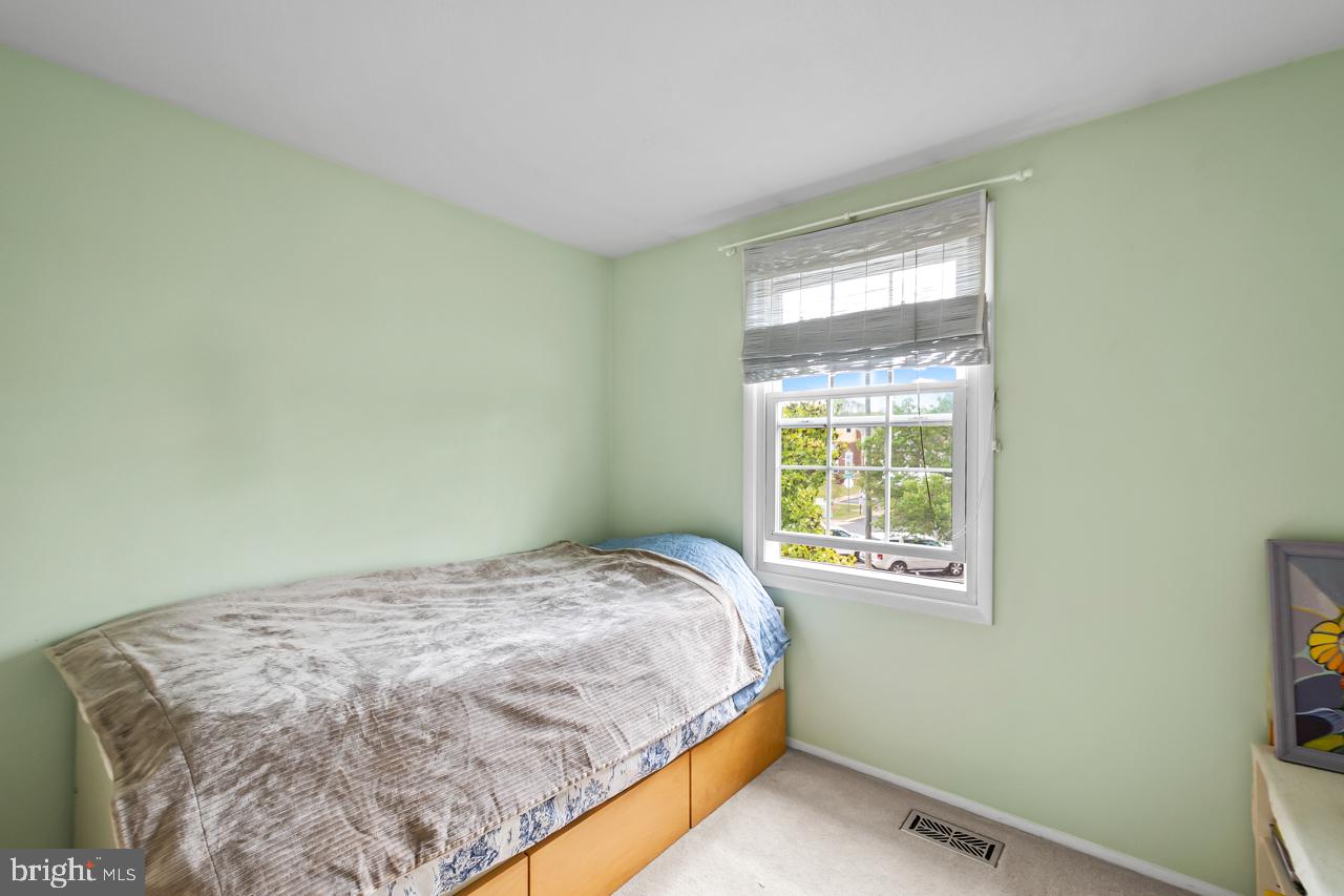 POINT OF WOODS - Residential