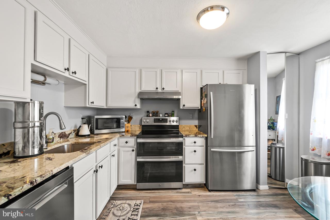 POINT OF WOODS - Residential