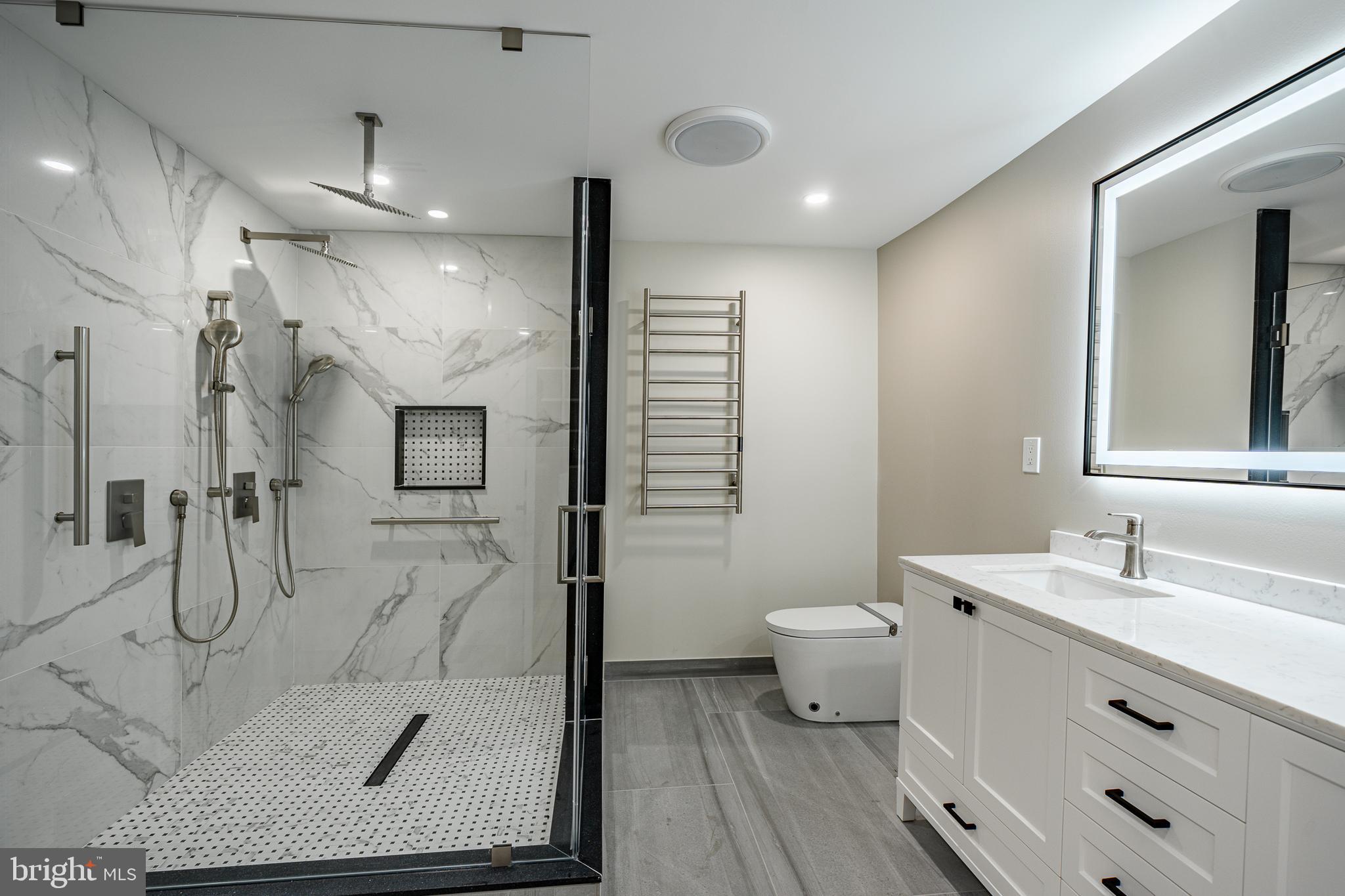 VALLEY FORGE TOWER - Residential