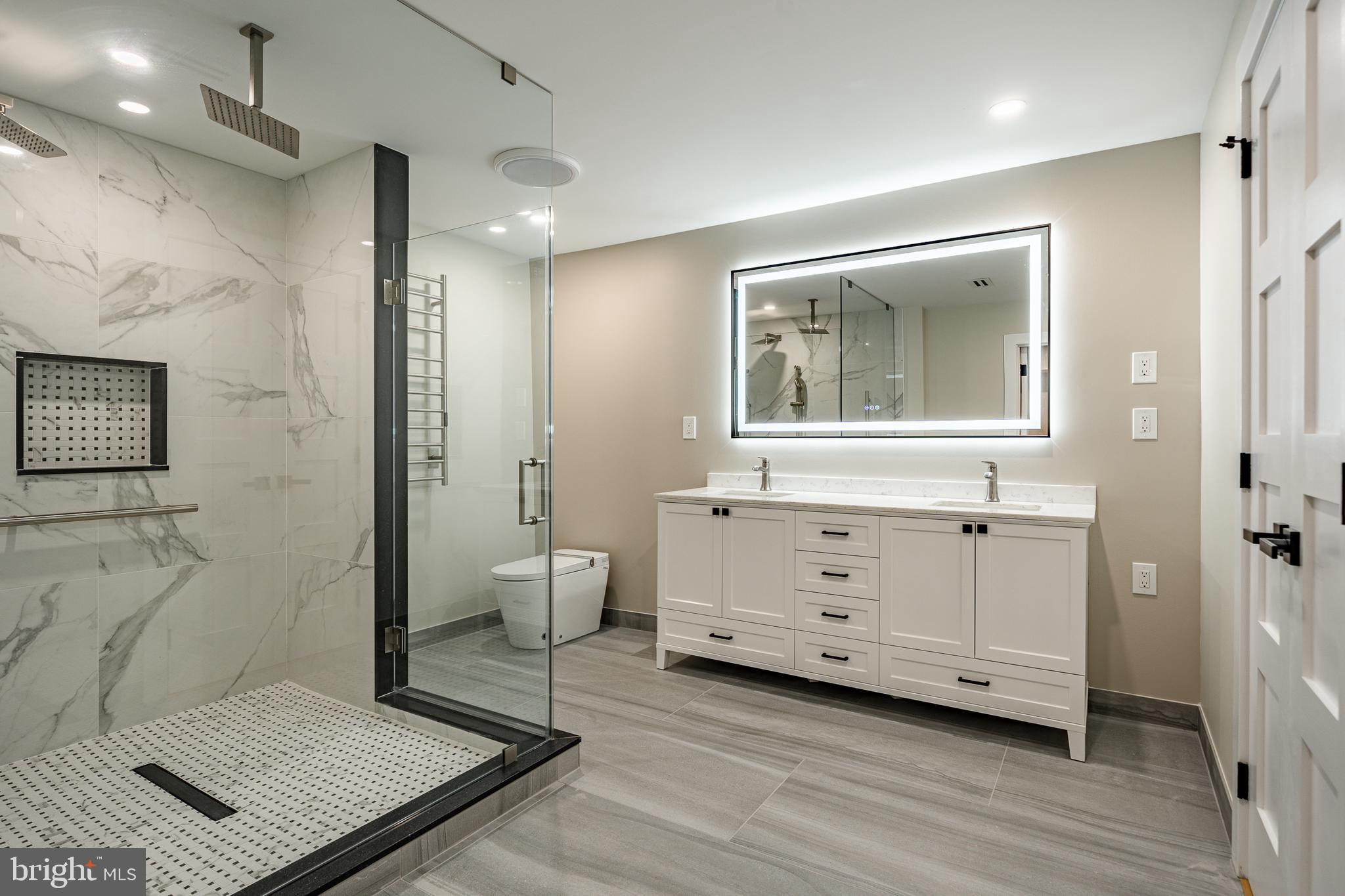 VALLEY FORGE TOWER - Residential