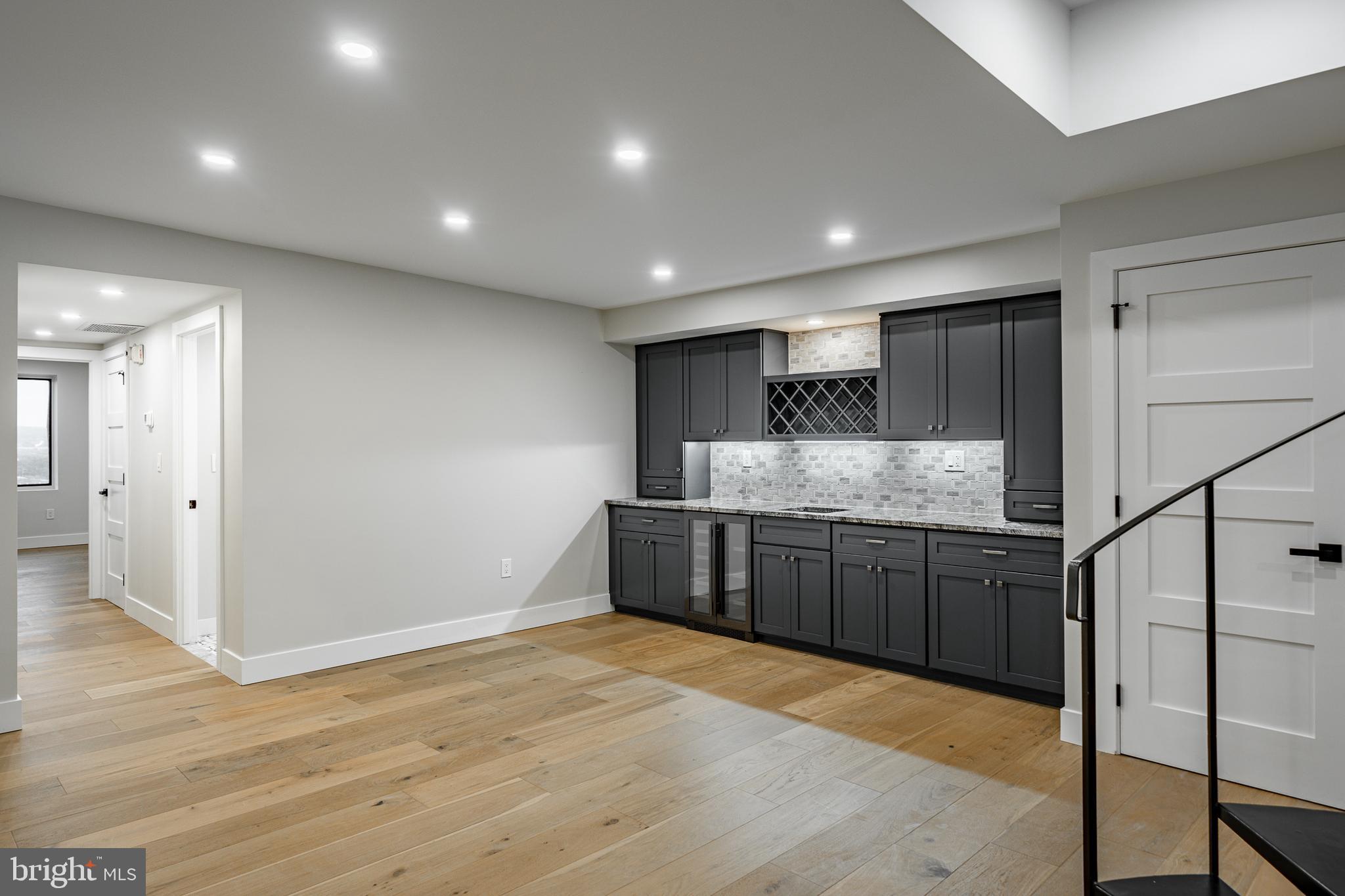 VALLEY FORGE TOWER - Residential