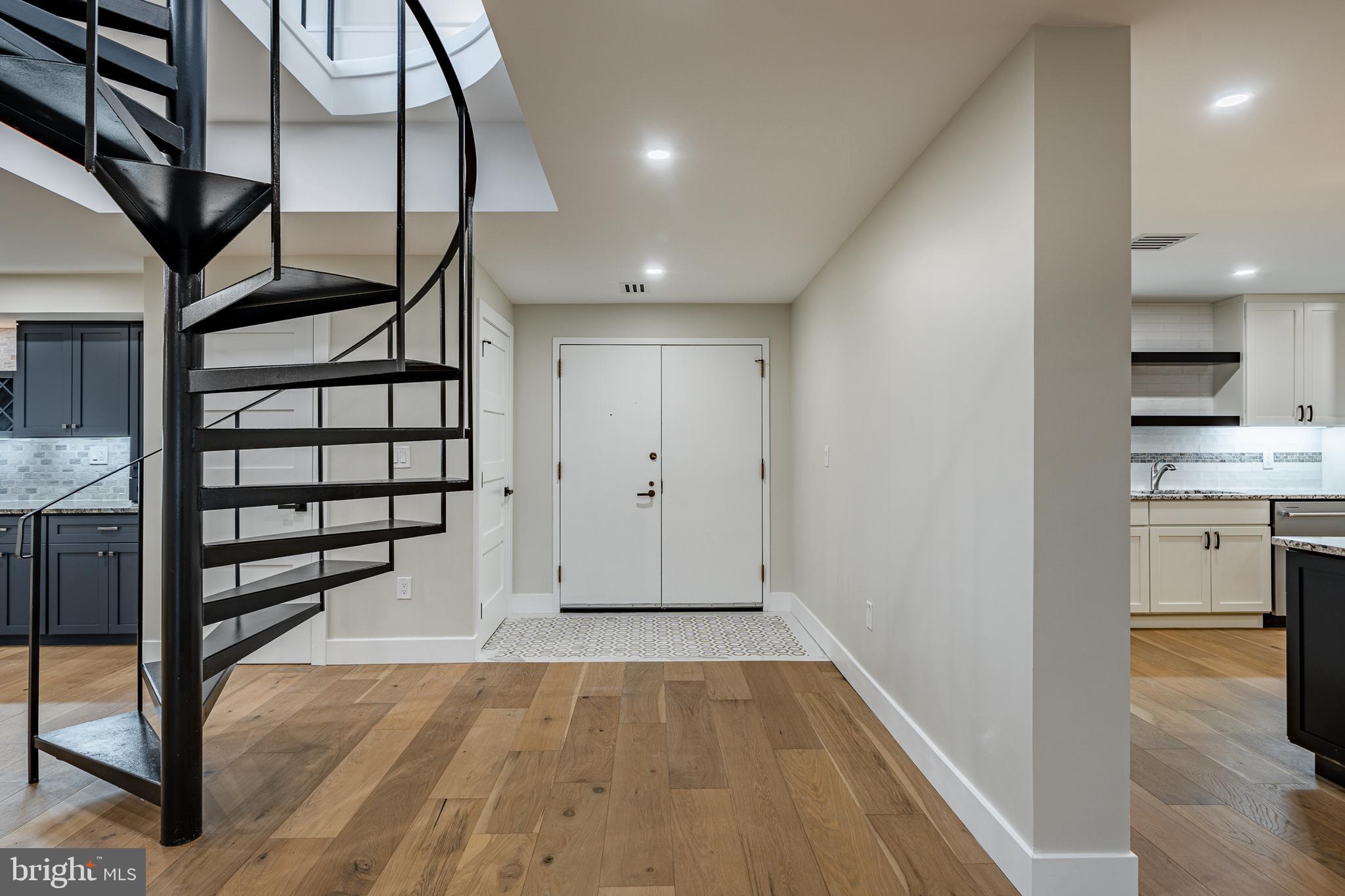 VALLEY FORGE TOWER - Residential