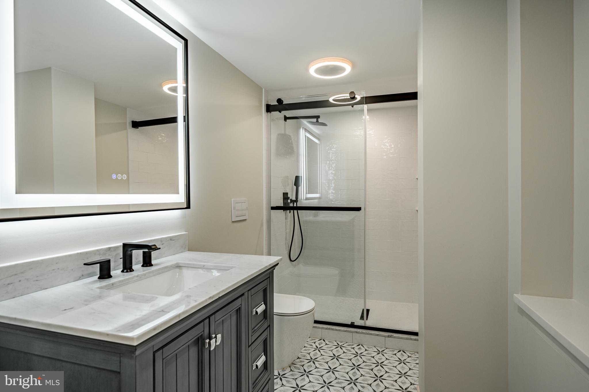 VALLEY FORGE TOWER - Residential