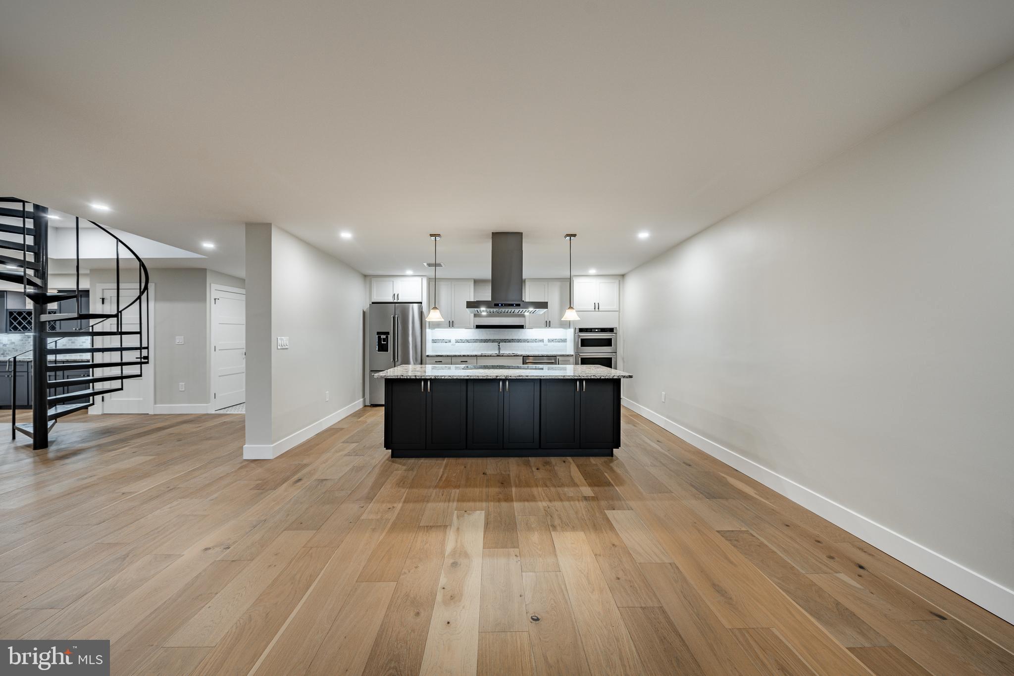 VALLEY FORGE TOWER - Residential