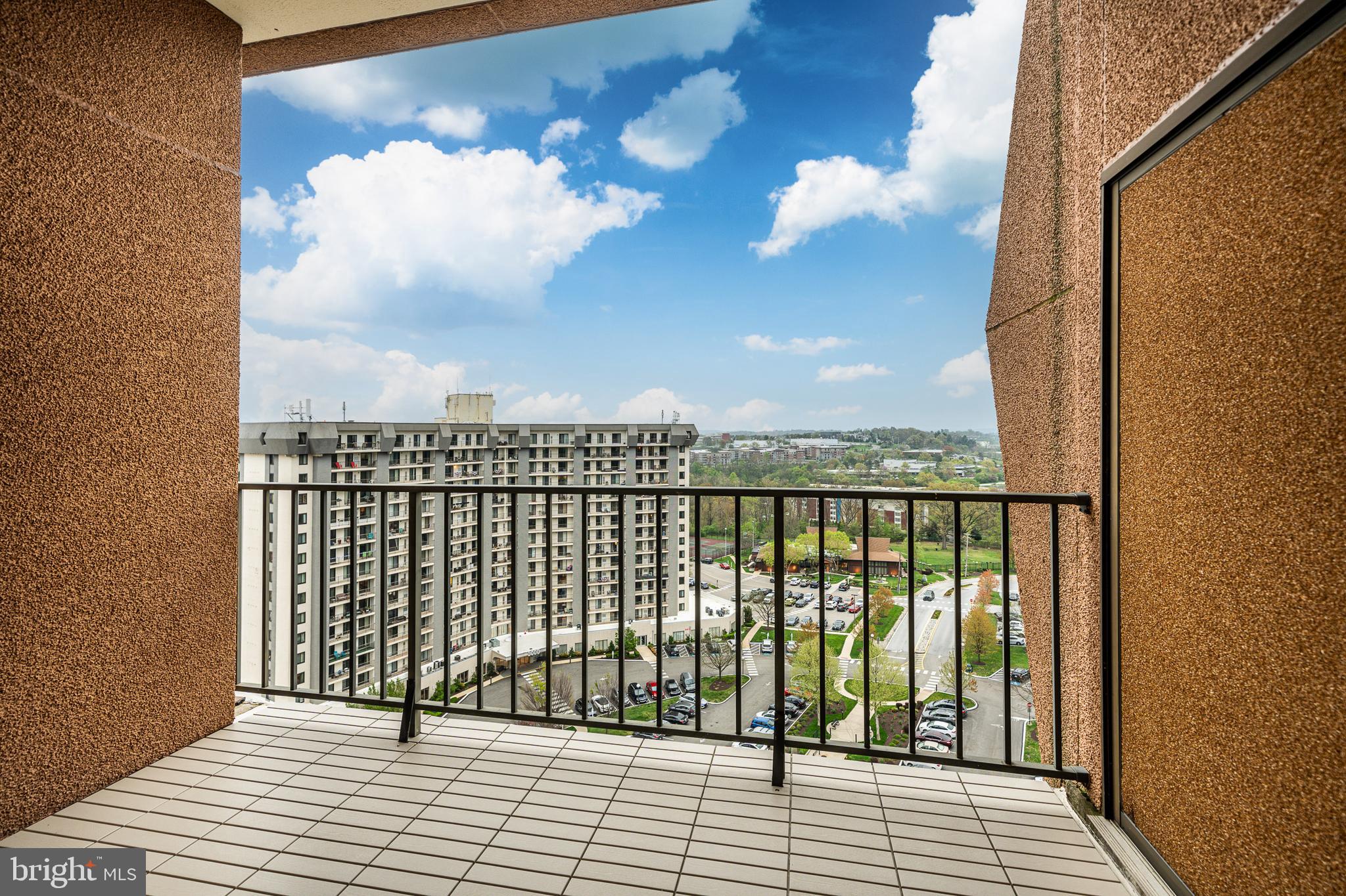 VALLEY FORGE TOWER - Residential