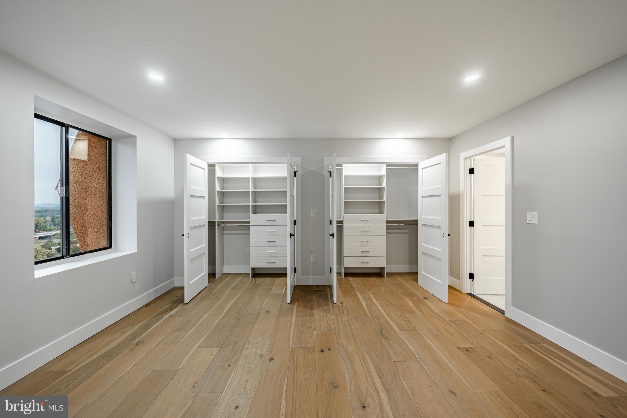 VALLEY FORGE TOWER - Residential