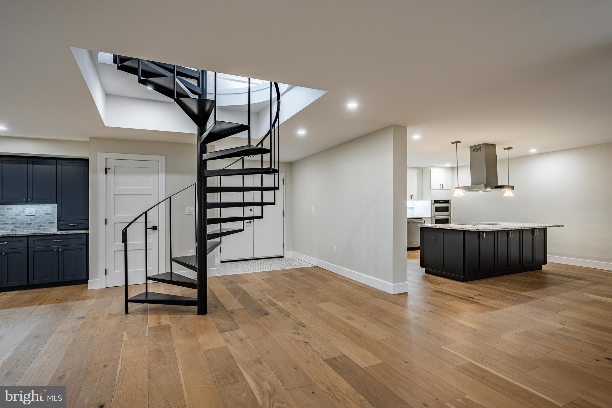 VALLEY FORGE TOWER - Residential