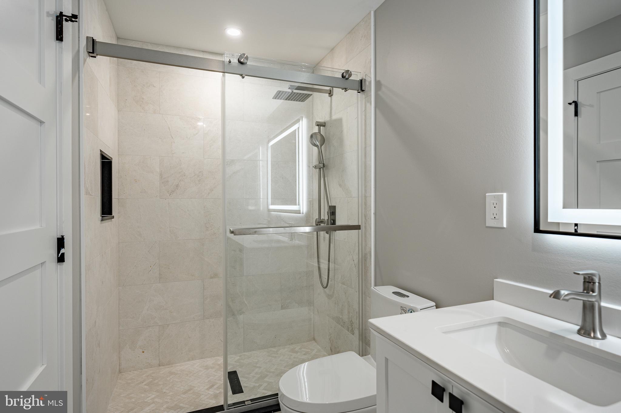 VALLEY FORGE TOWER - Residential