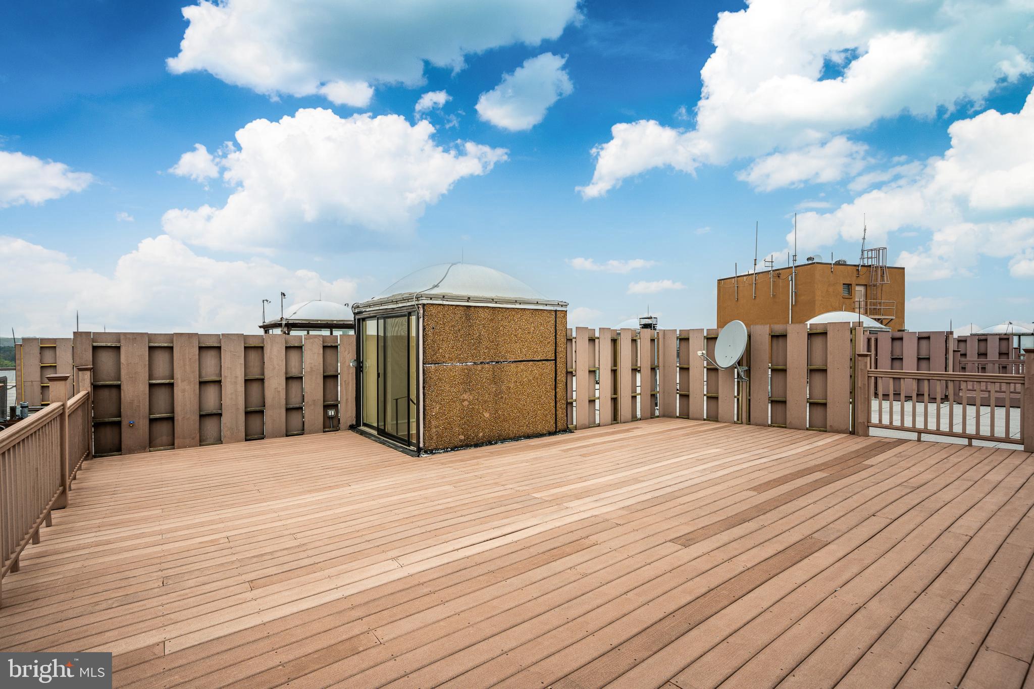 VALLEY FORGE TOWER - Residential