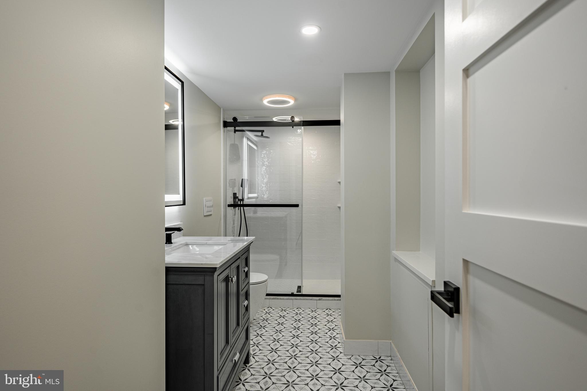 VALLEY FORGE TOWER - Residential