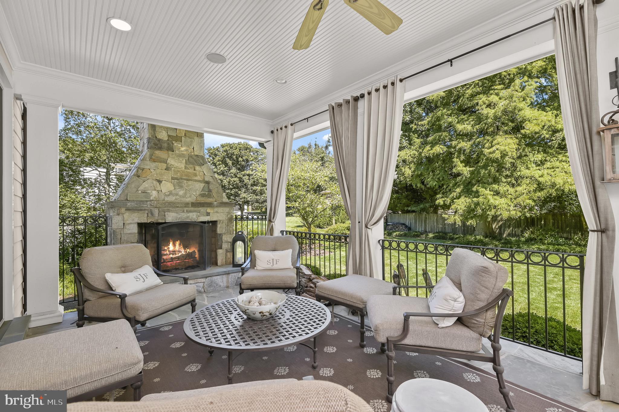 BURNING TREE - Residential