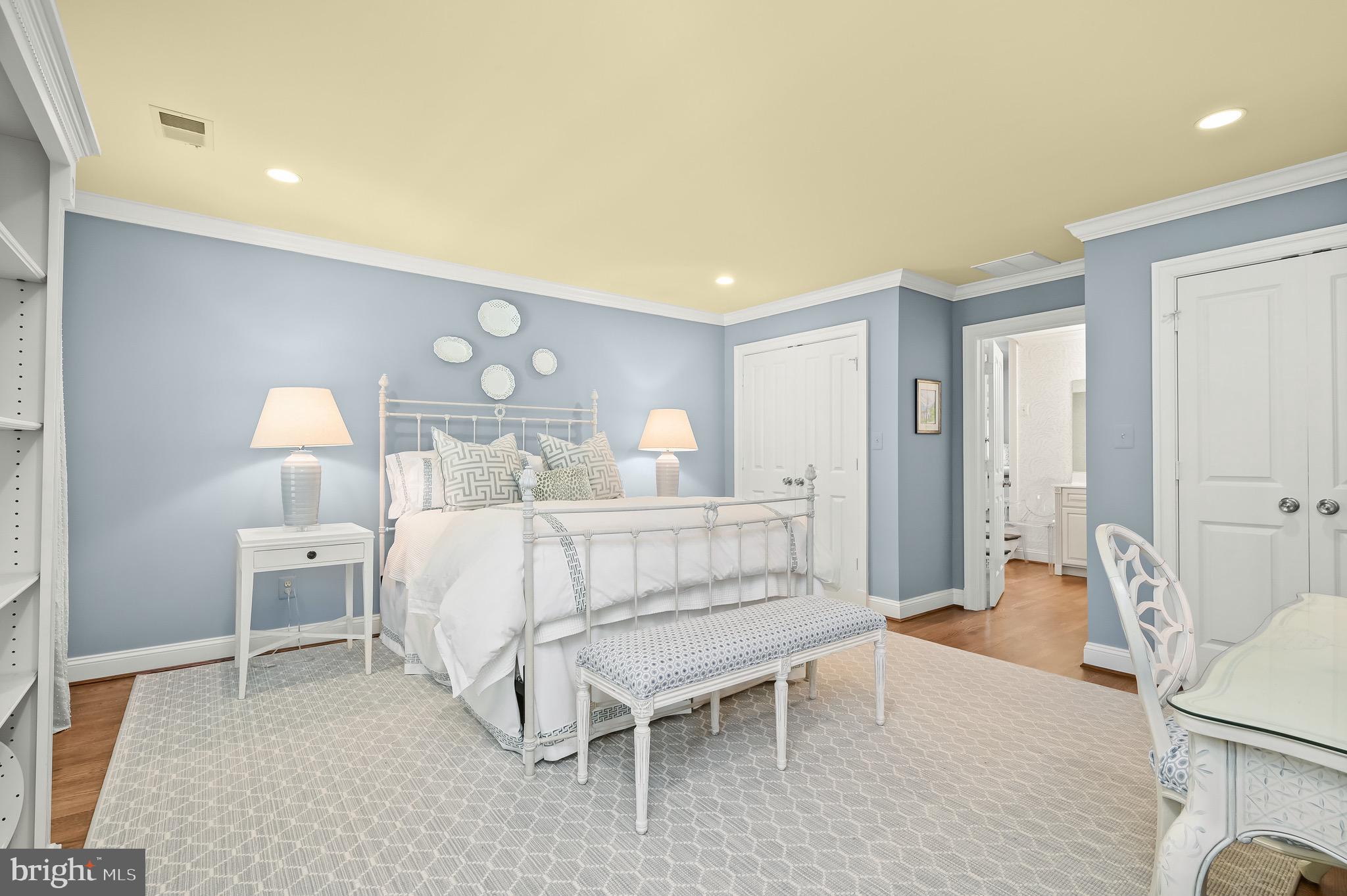 BURNING TREE - Residential