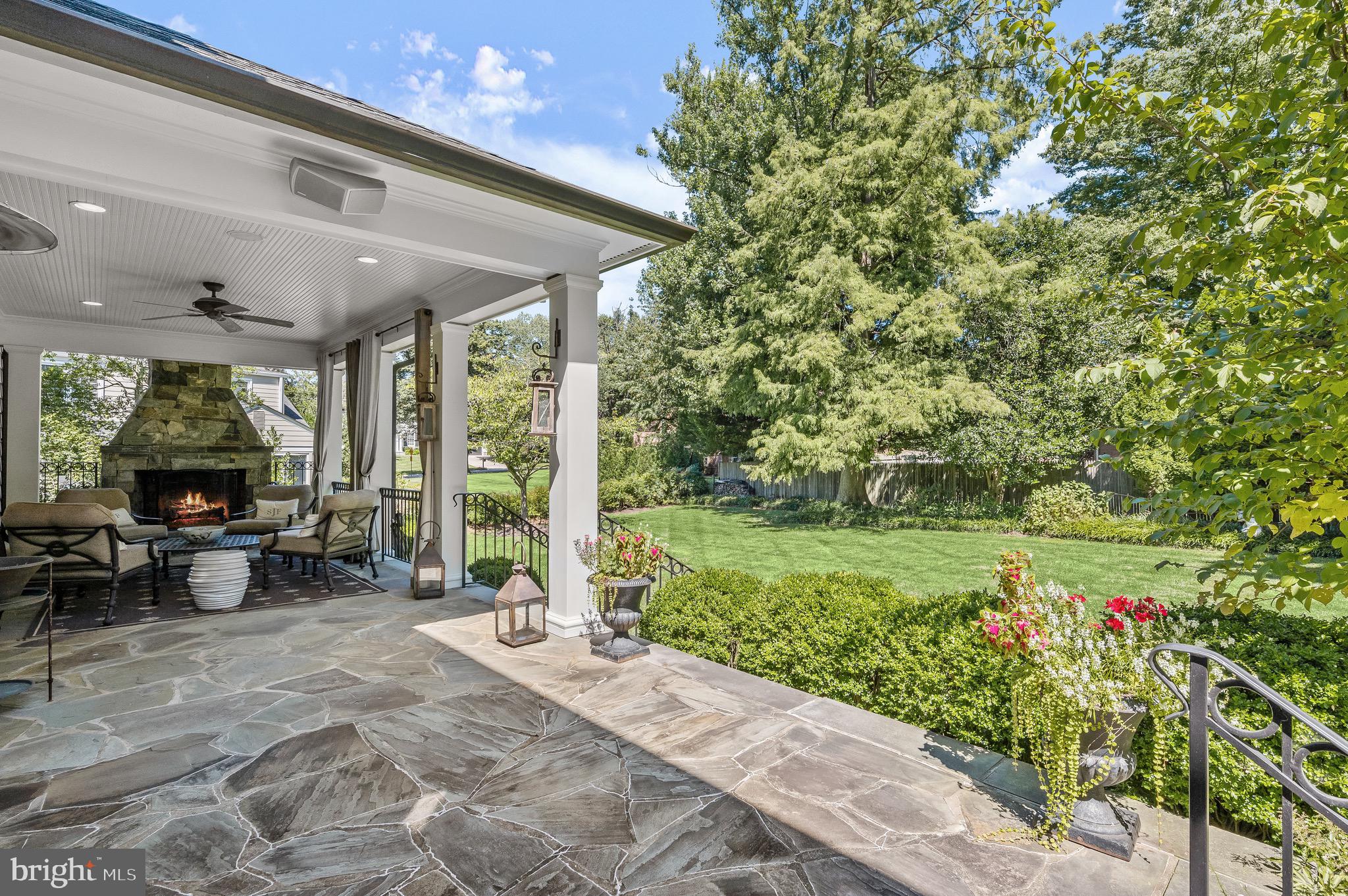 BURNING TREE - Residential