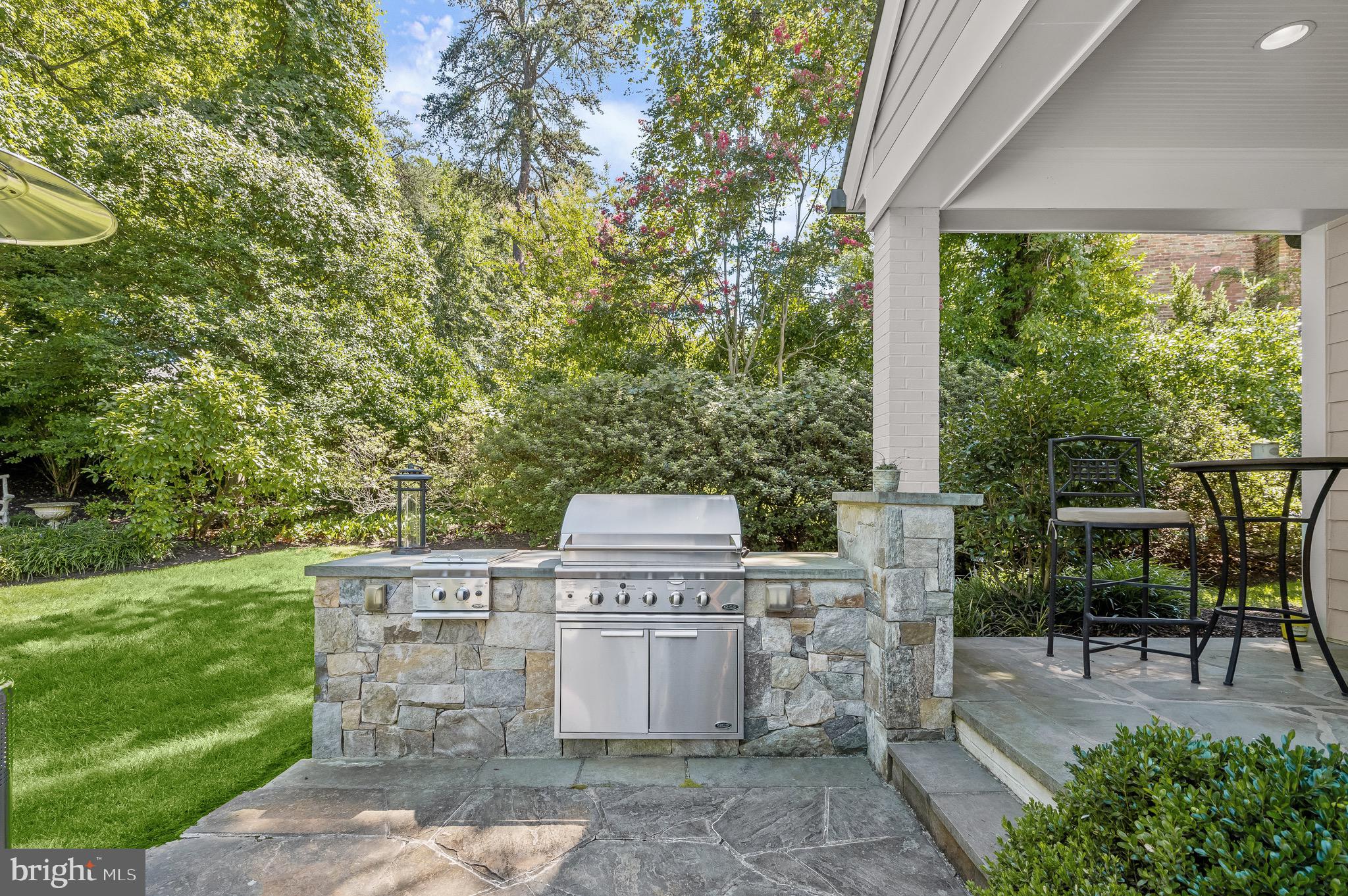 BURNING TREE - Residential