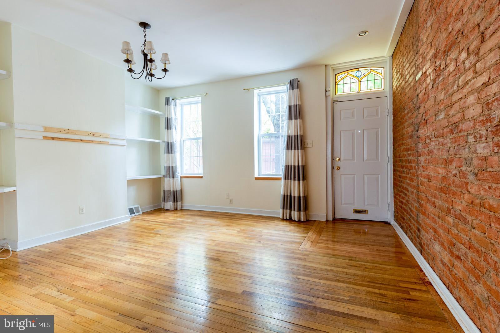 1811 PEMBERTON STREET