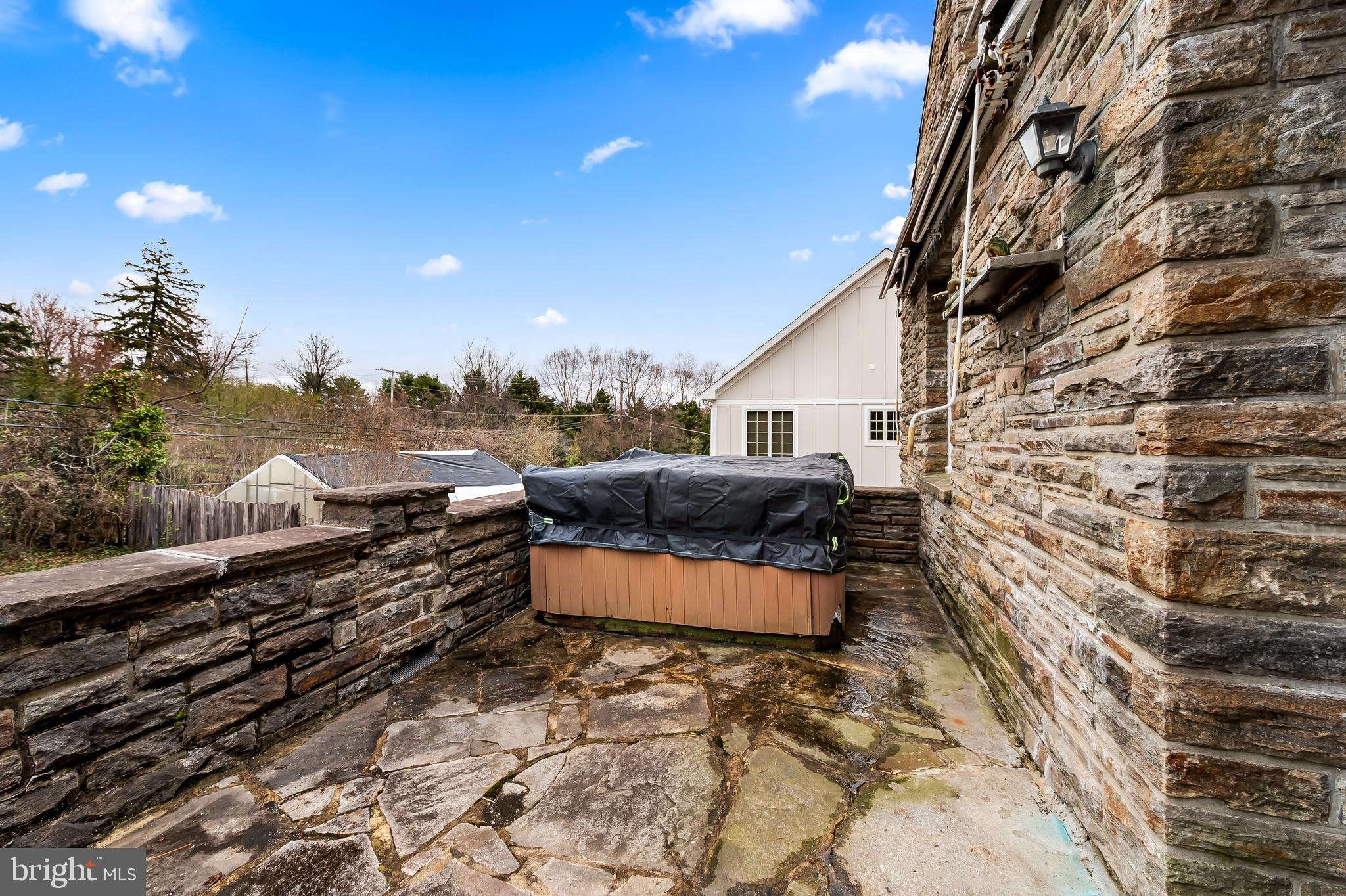 KNOLLWOOD - Residential