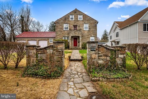 Photo of 922 Fairway Drive, TOWSON, MD 21286 (MLS # MDBC2155076)