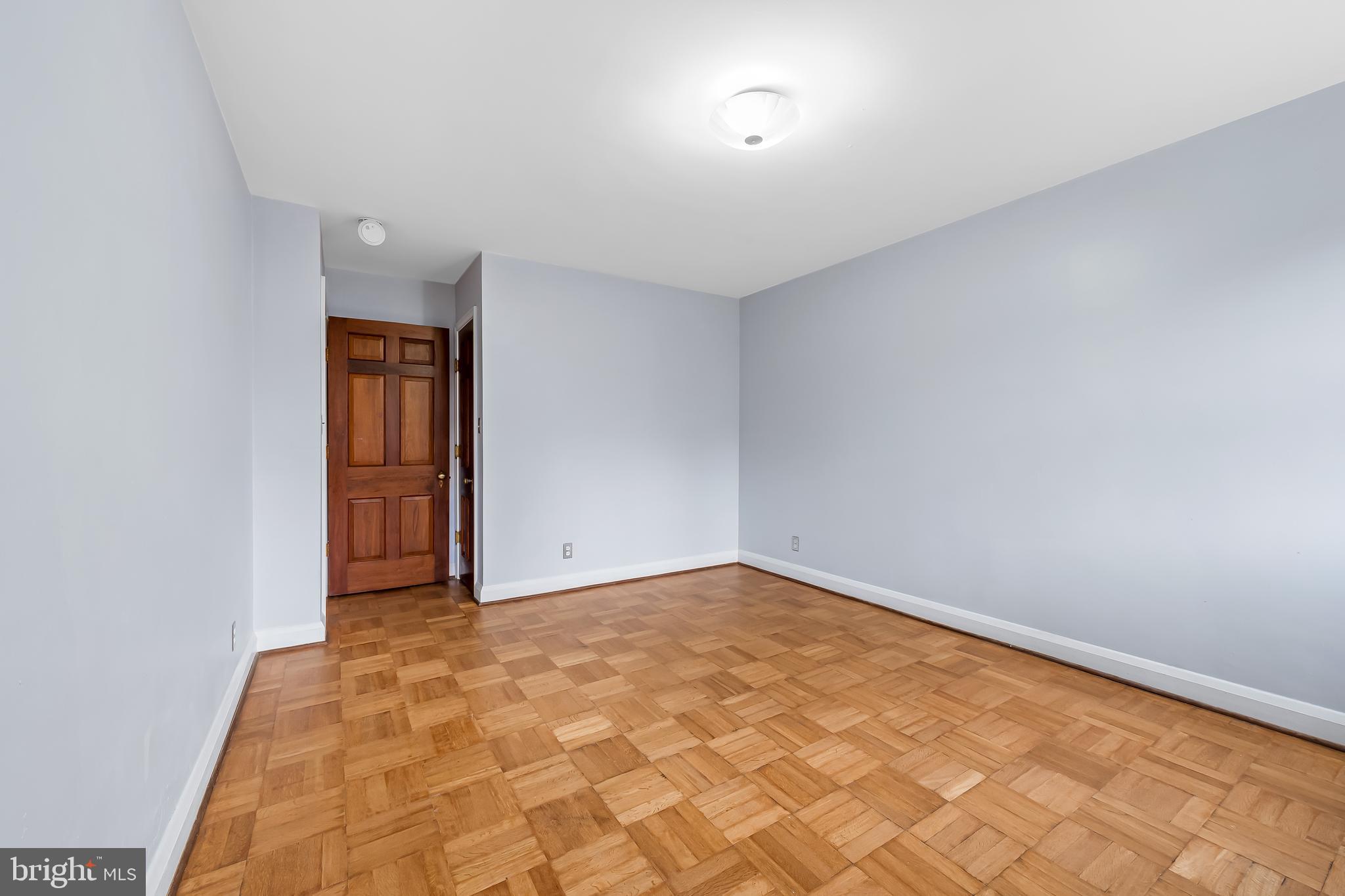 KNOLLWOOD - Residential