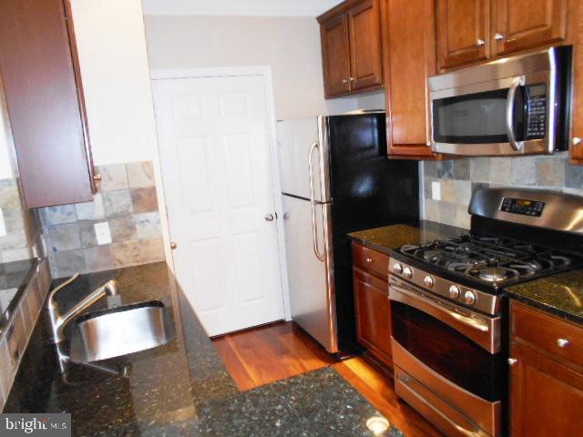 WESTCHESTER AT STRATFORD - Residential Lease