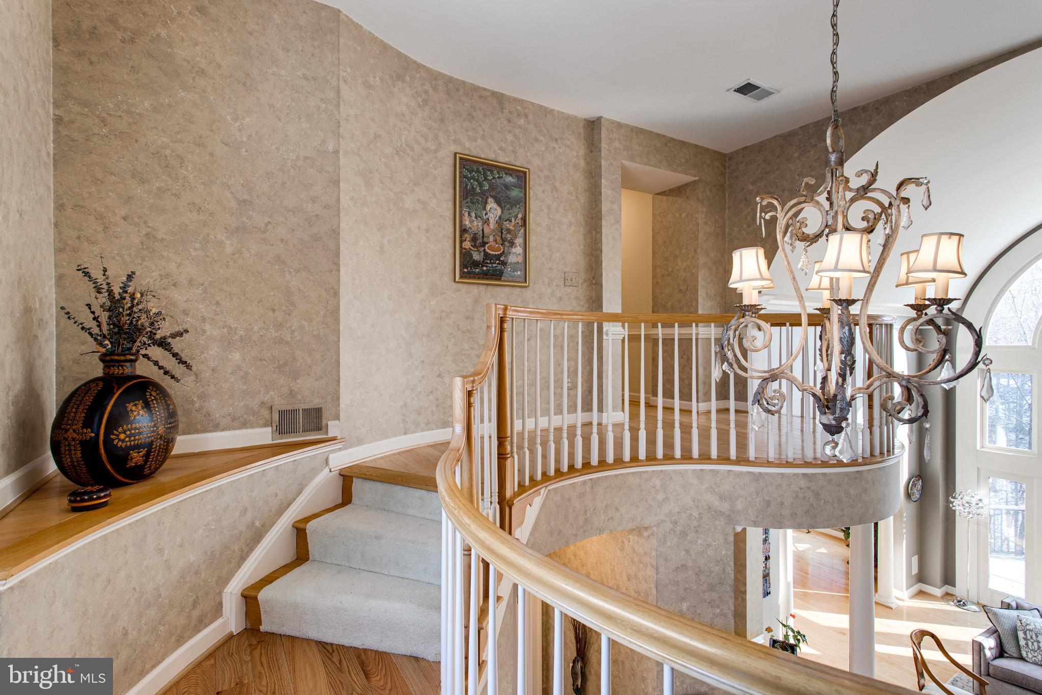 MCLEAN FALLS AT CHINQUAP - Residential