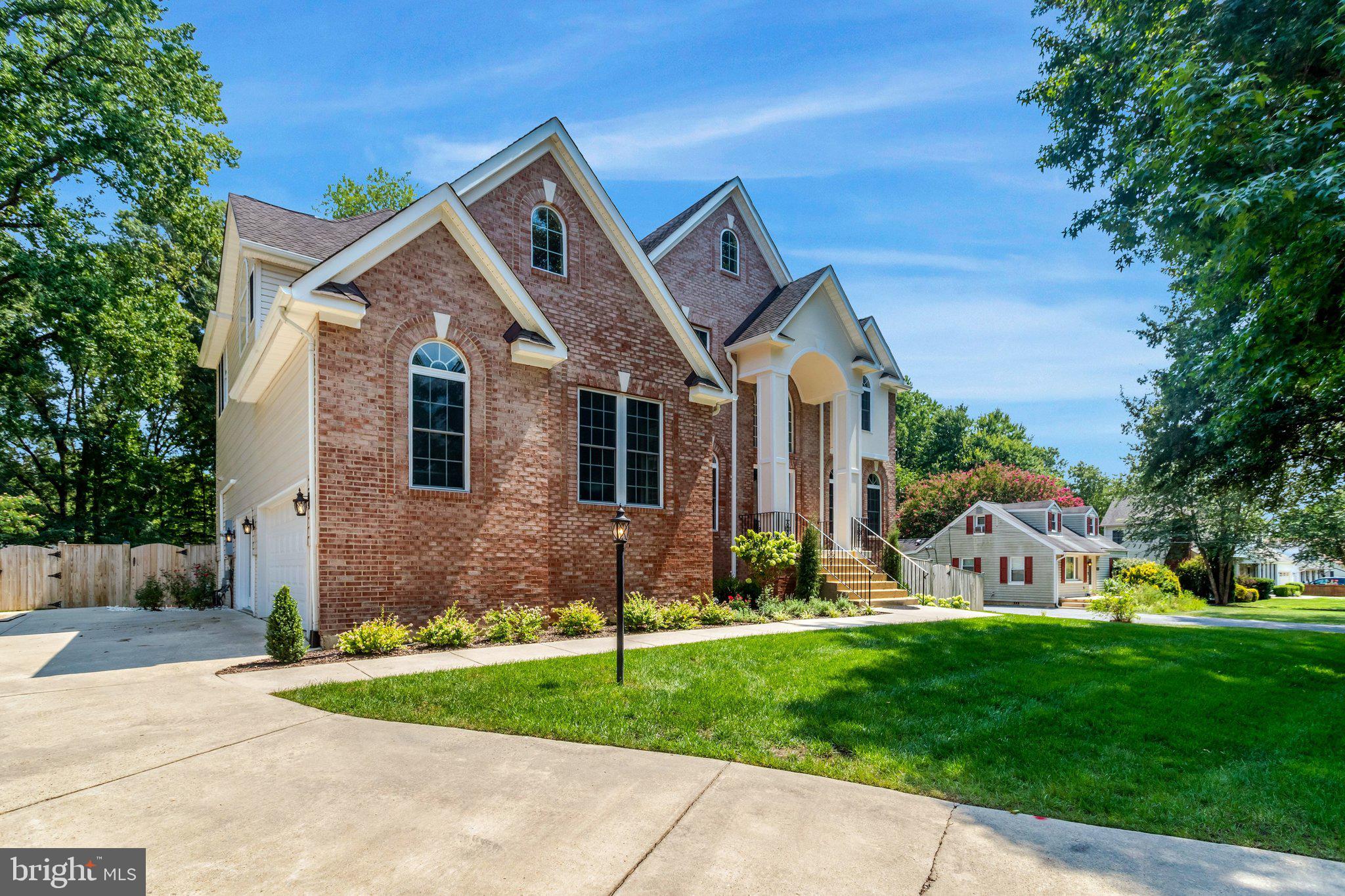 8713 OAK LEAF DRIVE