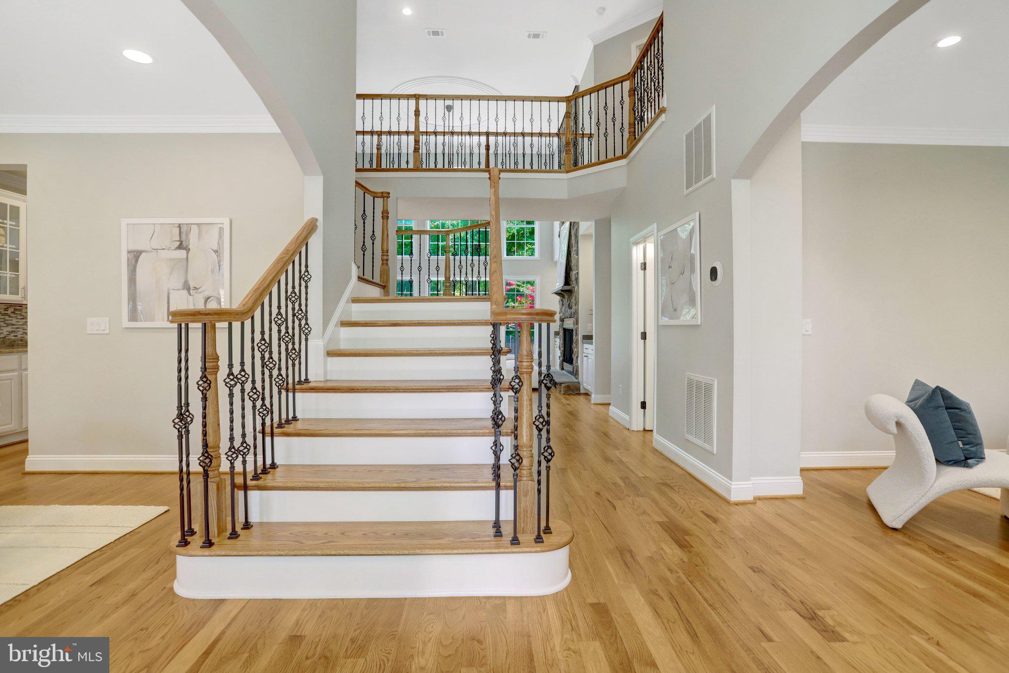 8713 OAK LEAF DRIVE