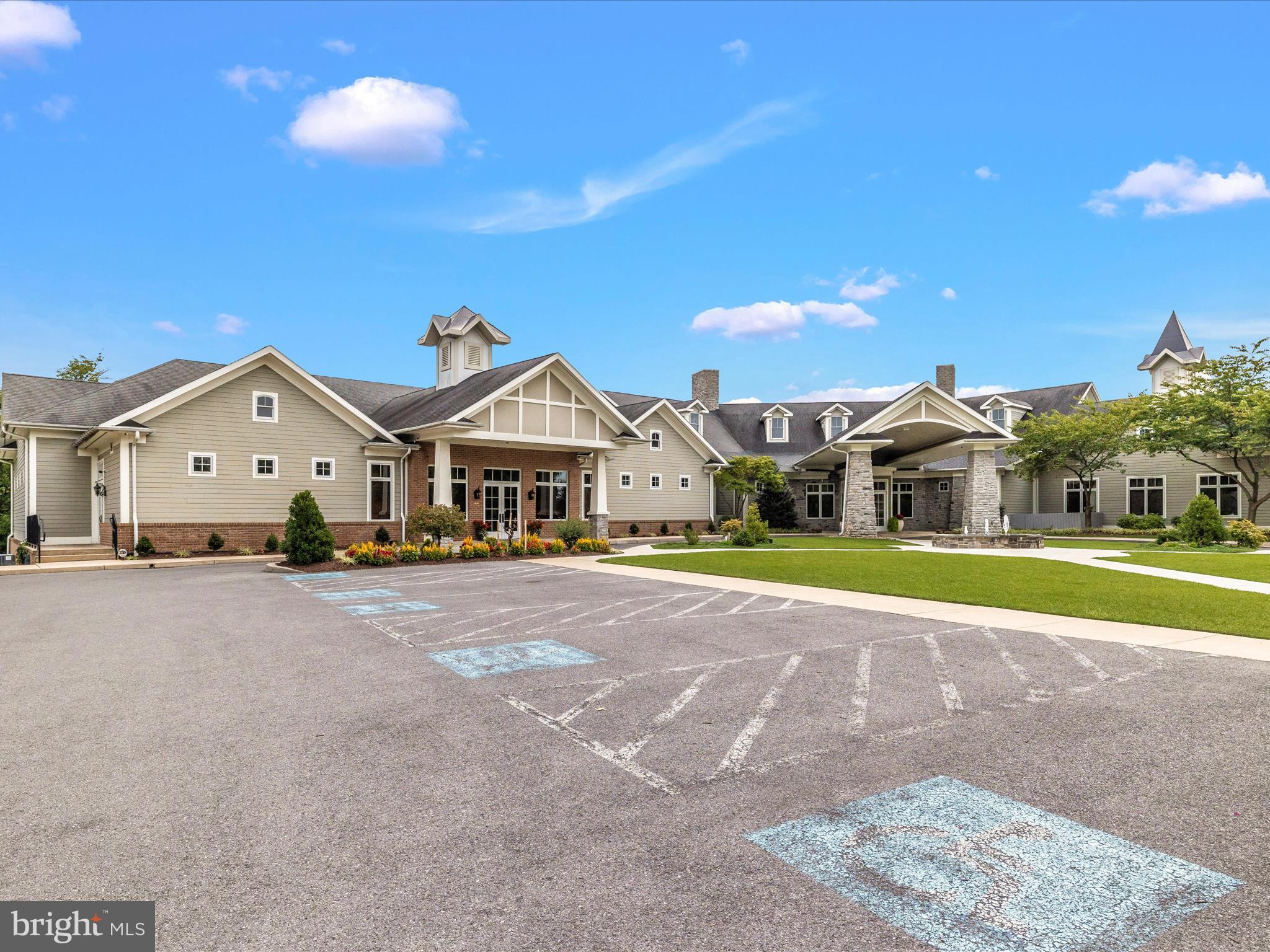 FOUNTAIN HEAD - Residential