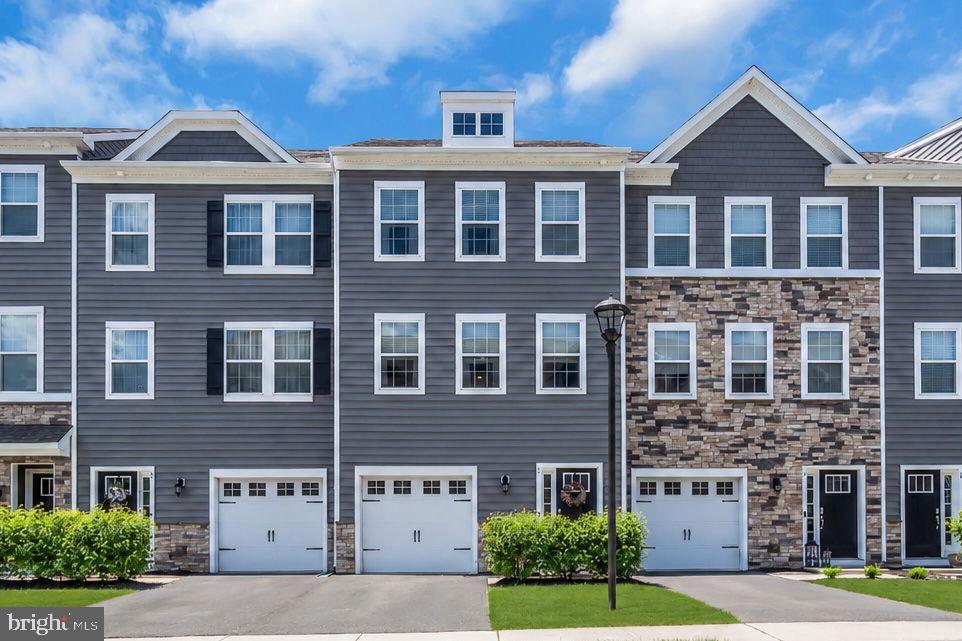 5 VENICE LANE