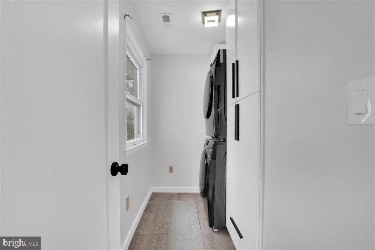 DUNN LORING WOODS - Residential