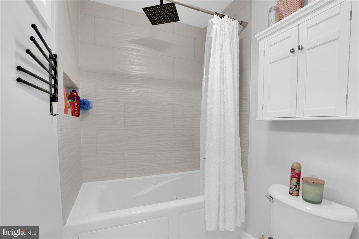 DUNN LORING WOODS - Residential