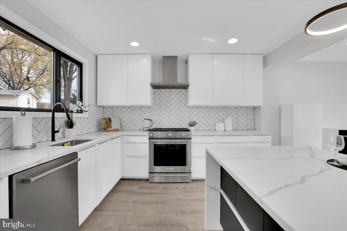 DUNN LORING WOODS - Residential