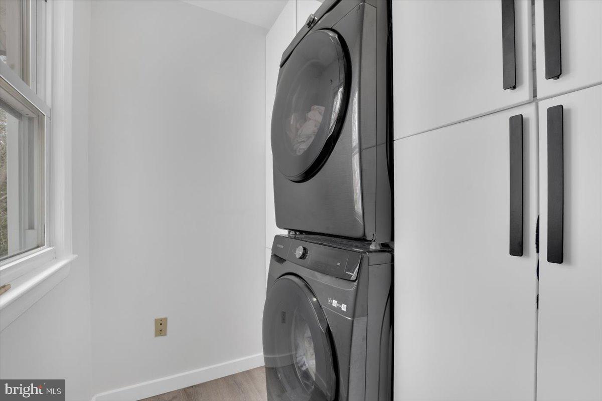 DUNN LORING WOODS - Residential