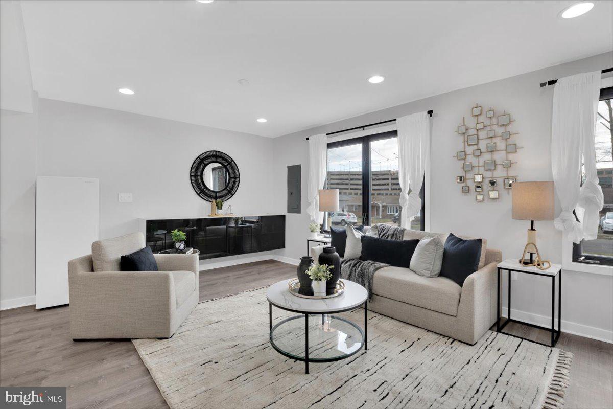 DUNN LORING WOODS - Residential