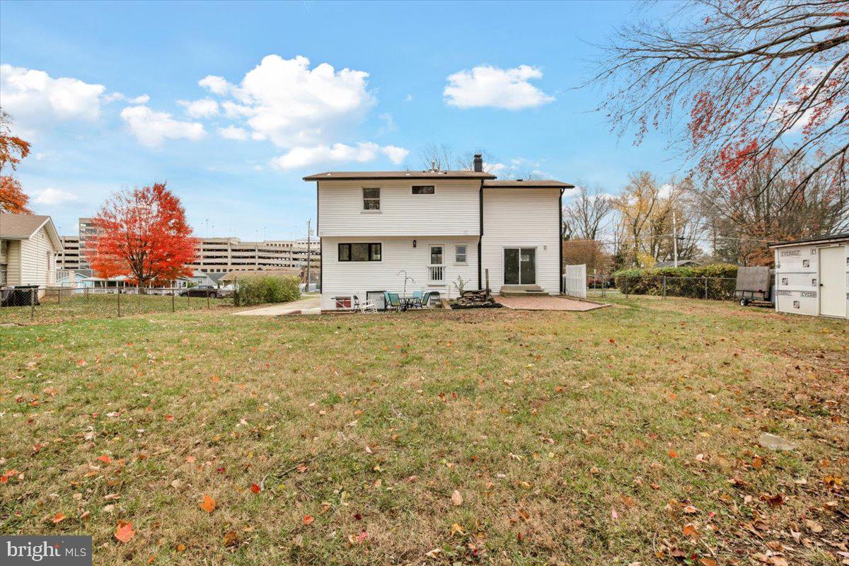 DUNN LORING WOODS - Residential