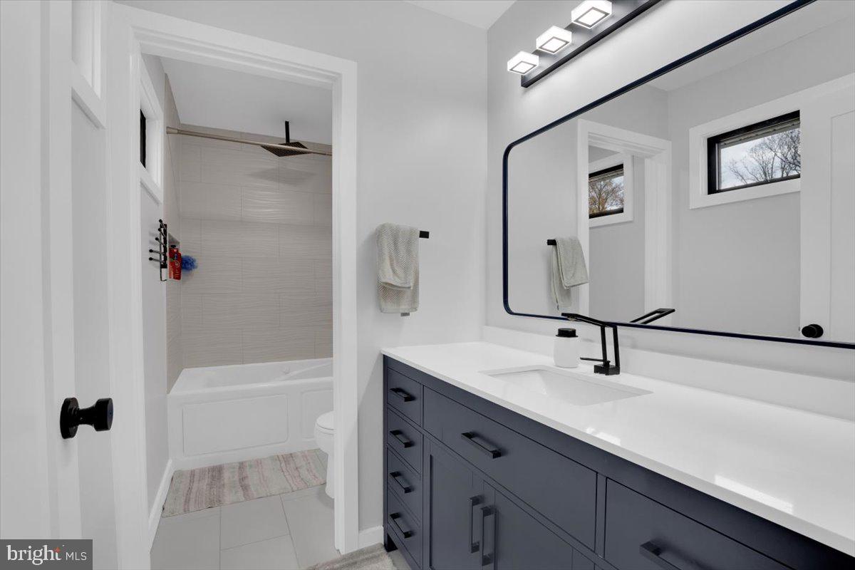 DUNN LORING WOODS - Residential