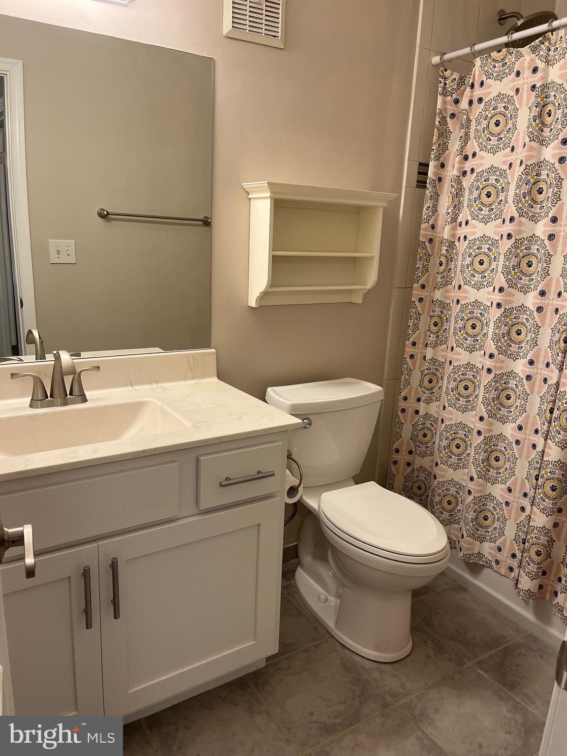 VININGS CONDO - Residential Lease