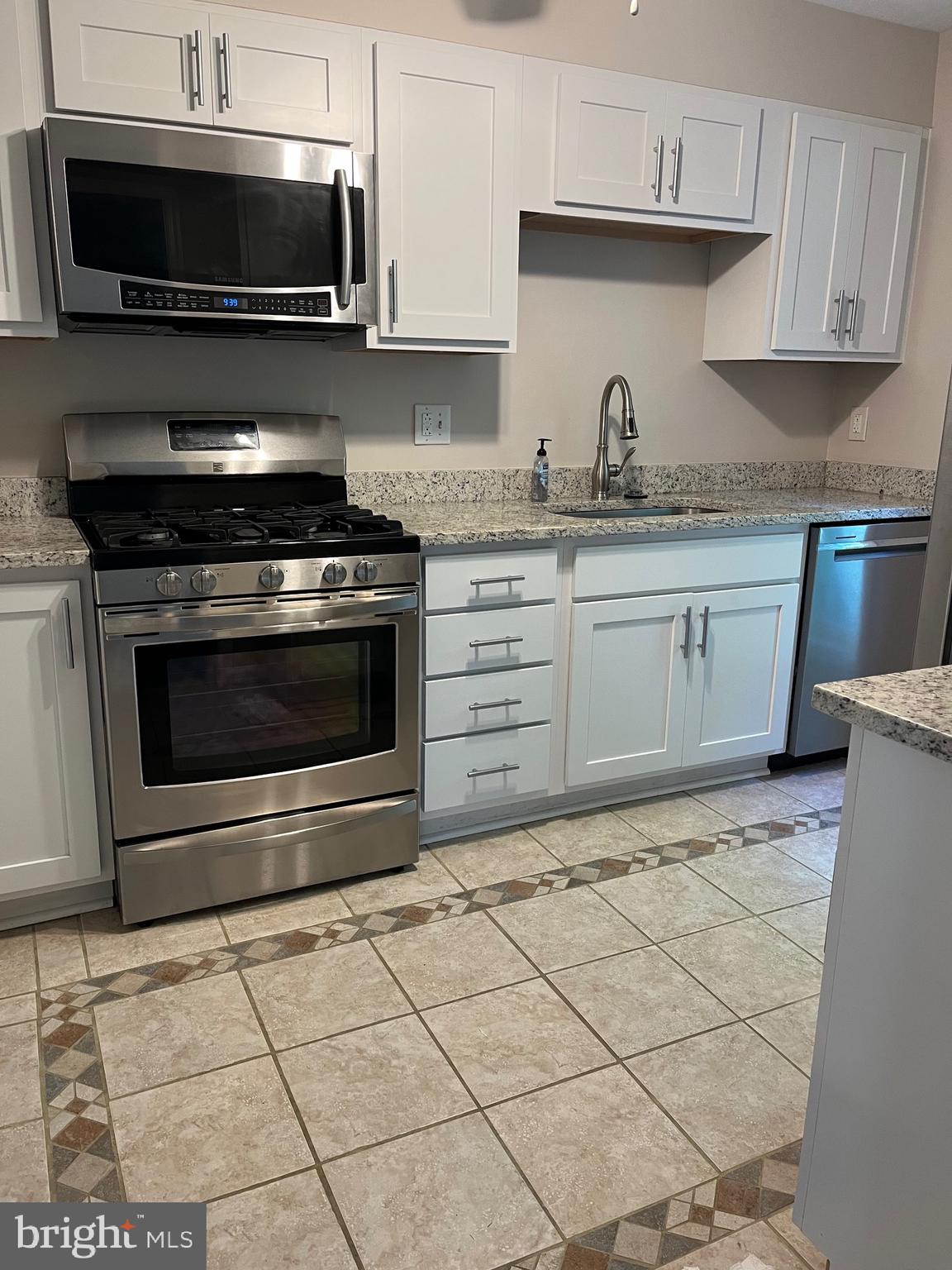 VININGS CONDO - Residential Lease