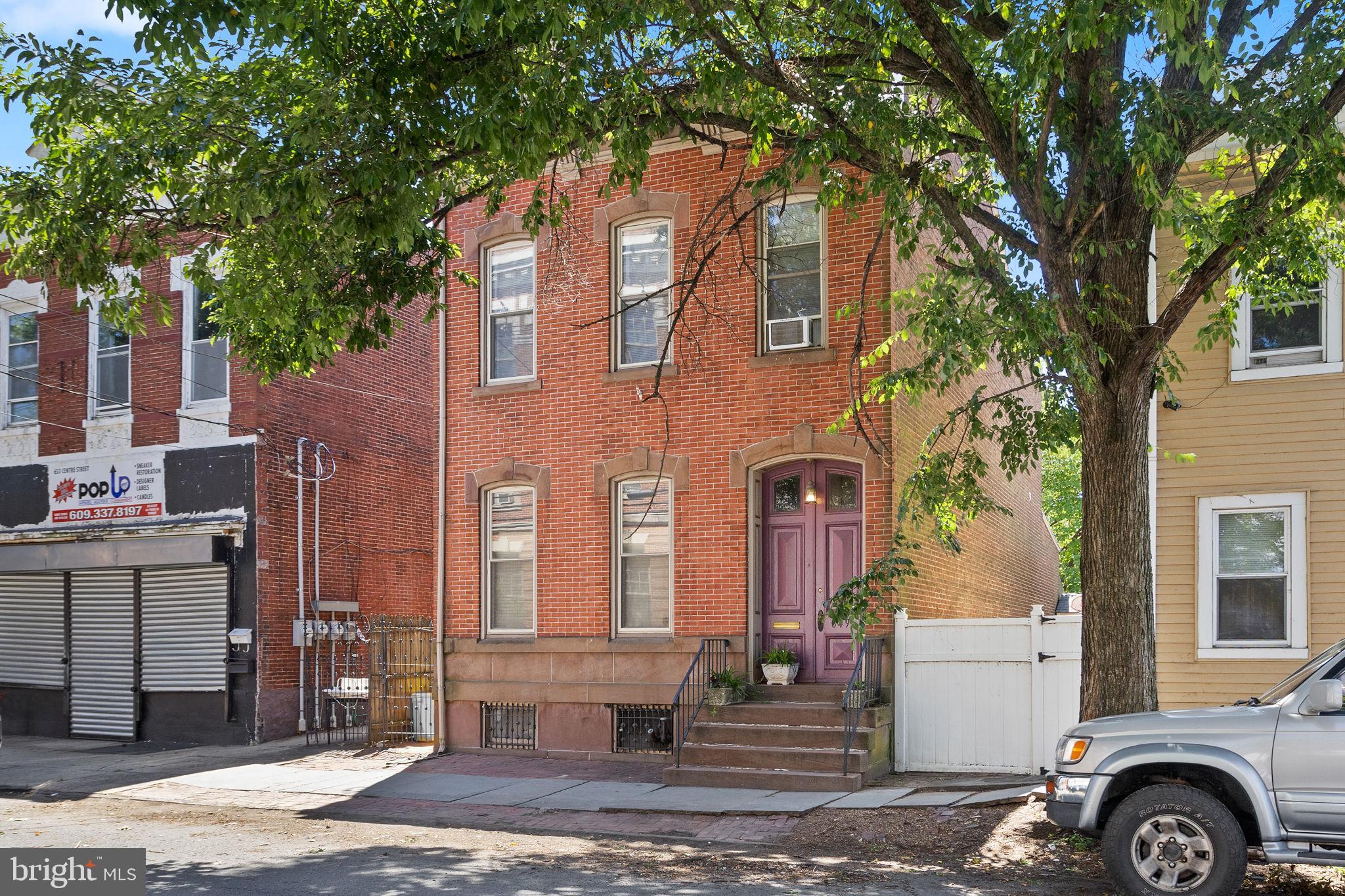 649 CENTRE STREET