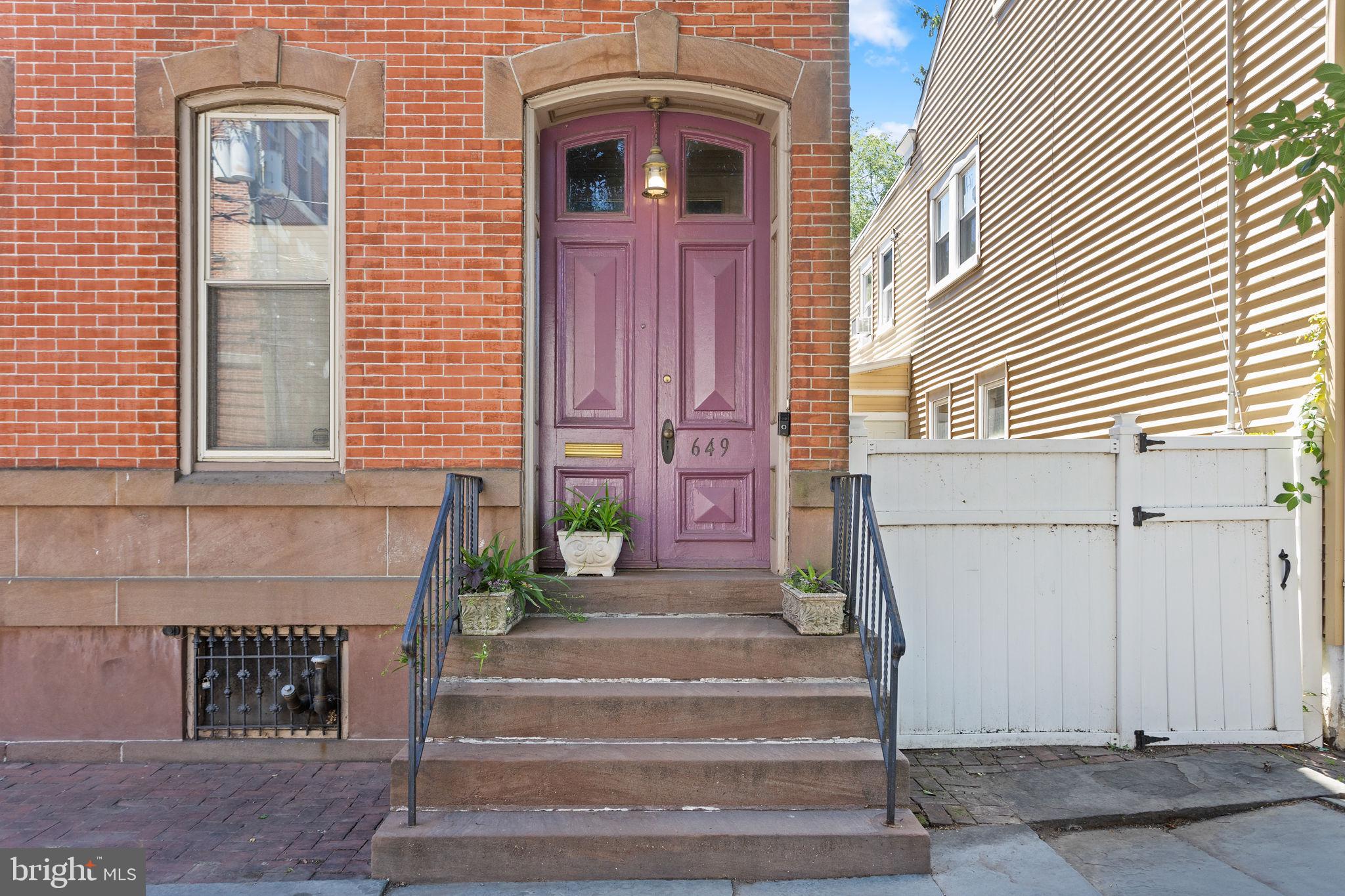 649 CENTRE STREET