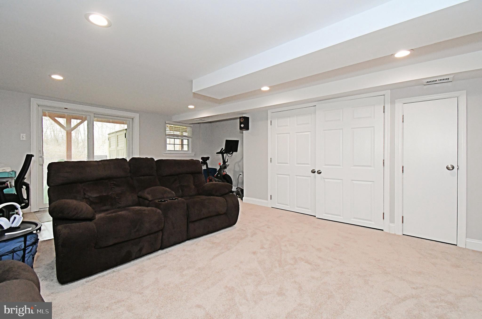 REGENTS PARK - Residential