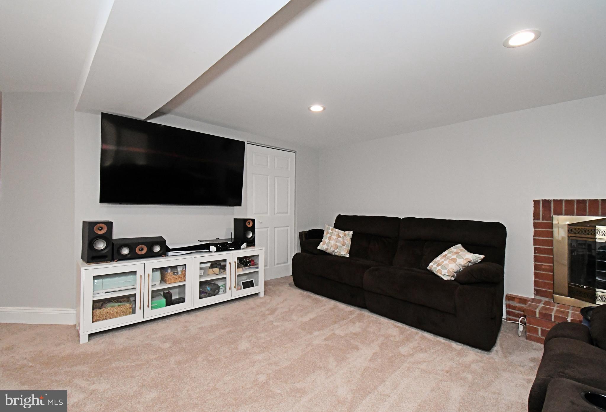 REGENTS PARK - Residential