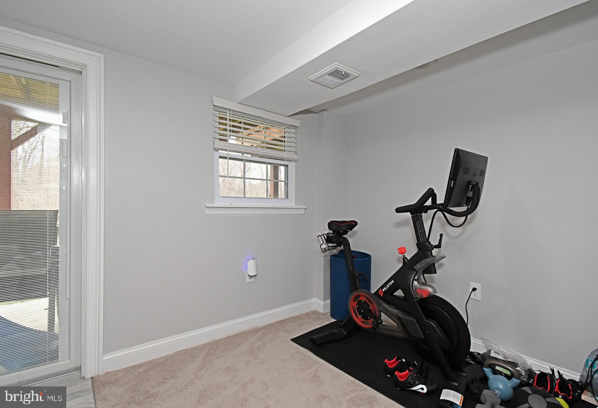 REGENTS PARK - Residential