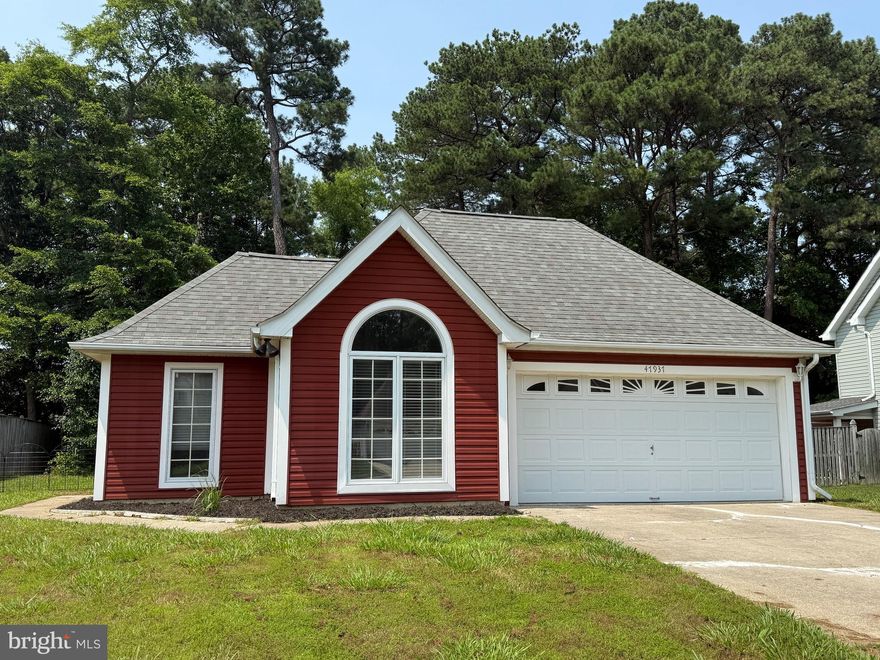 Charming and affordable 3 bedroom 2 bath rambler nestled in a quiet, well established neighborhood.  This single level home offers a functional layout with a spacious living area perfect for relaxing or entertaining.  Home features a 2 ca r garage and a very nice sized yard.  Conveniently located near schools, shopping, restaurants, and minutes from PAX River Naval Air Station.