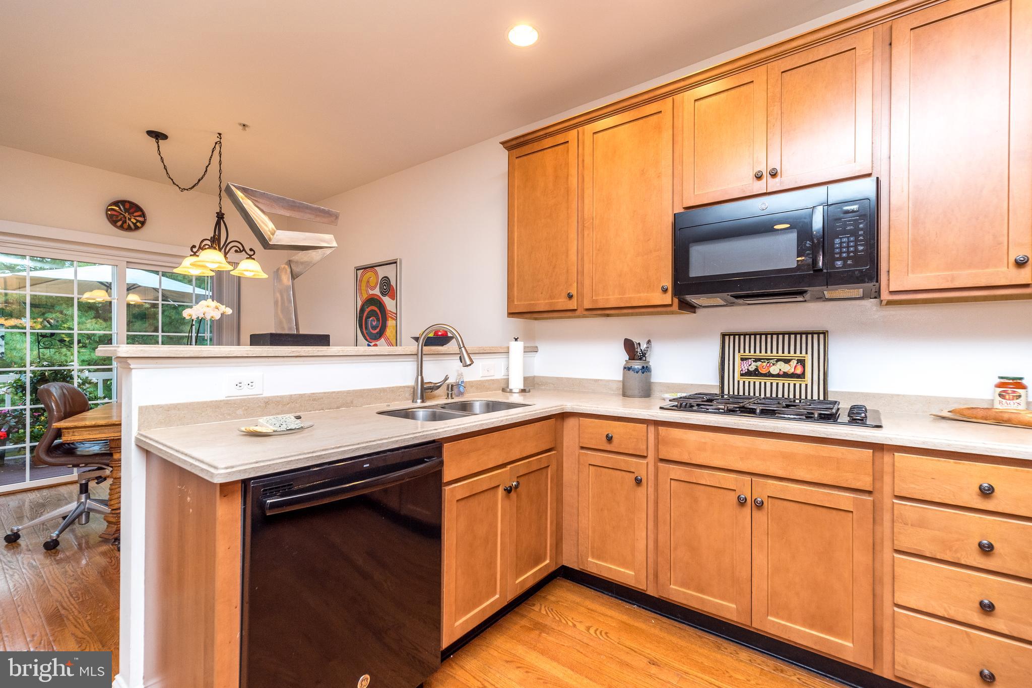 TH AT HERITAGE CNTR - Residential