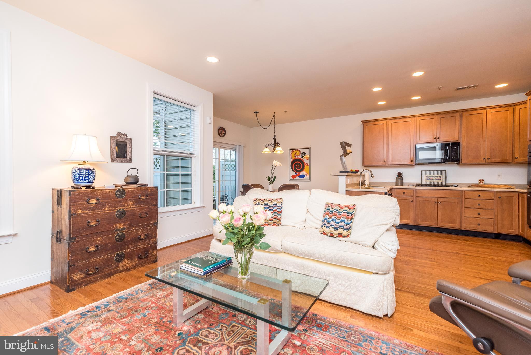 TH AT HERITAGE CNTR - Residential