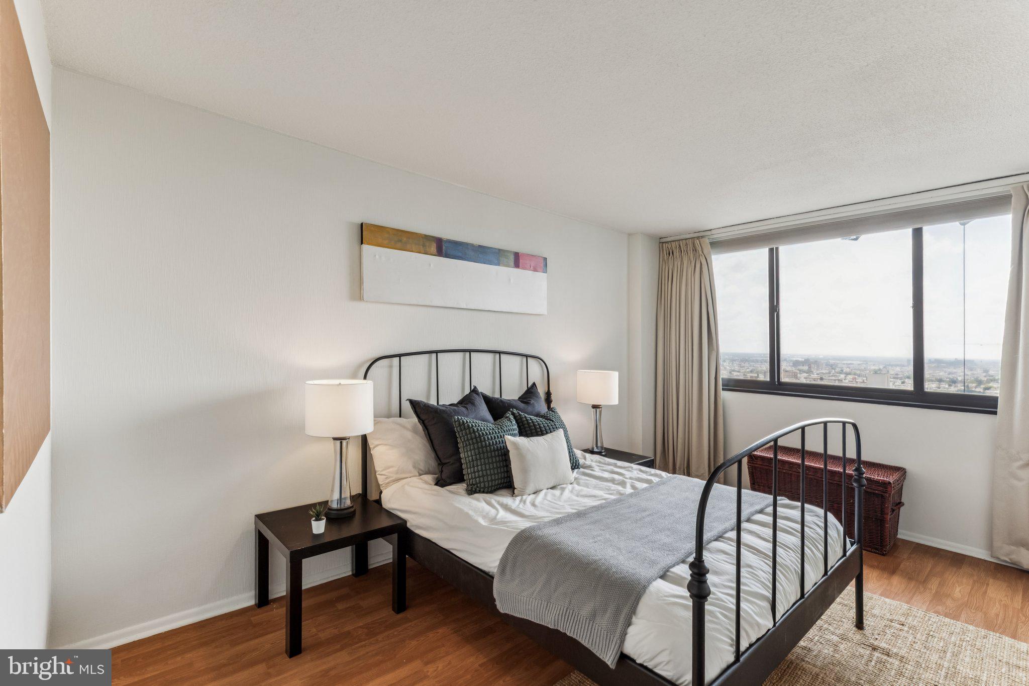 AVENUE OF THE ARTS - Residential