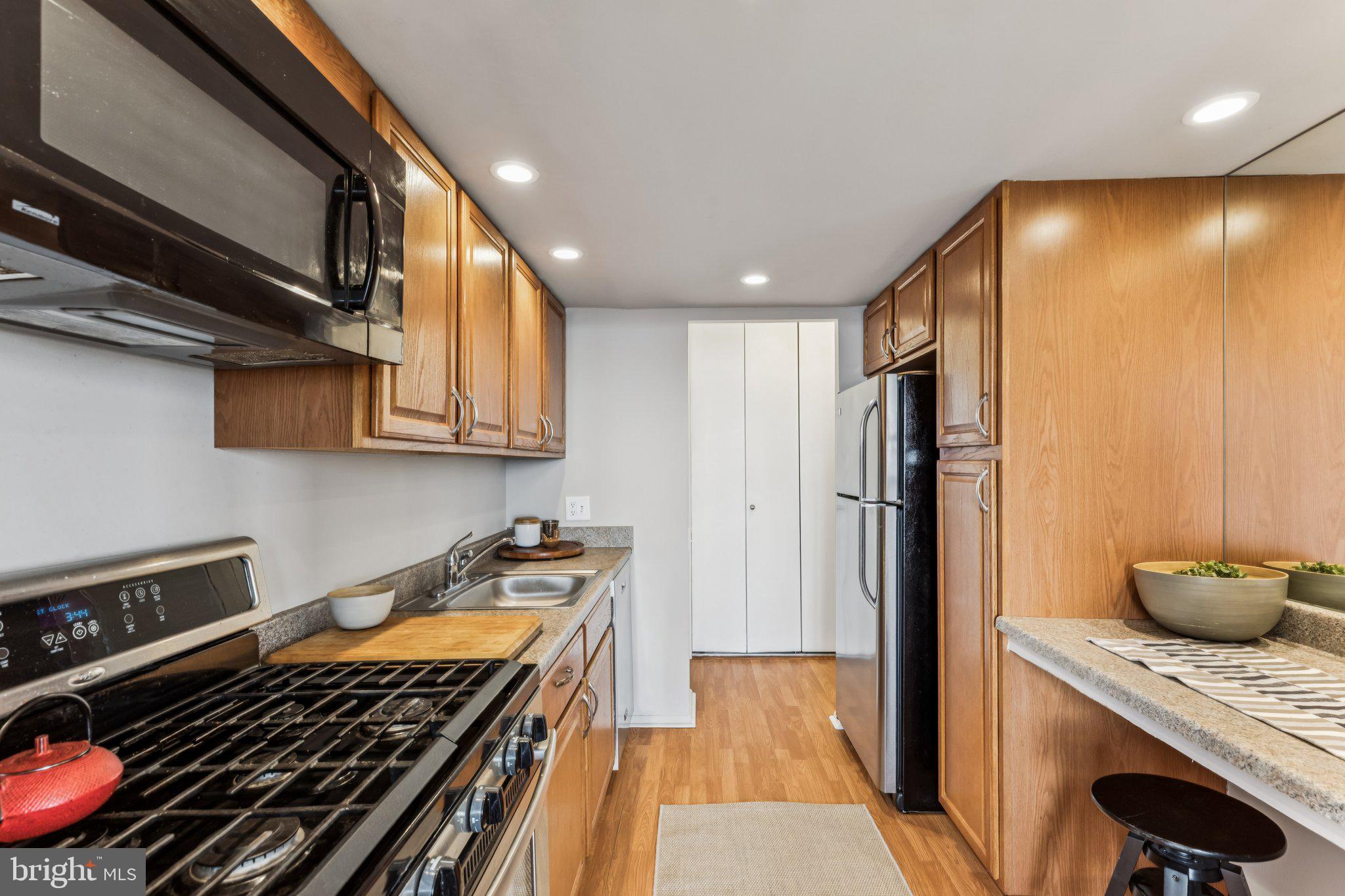 AVENUE OF THE ARTS - Residential