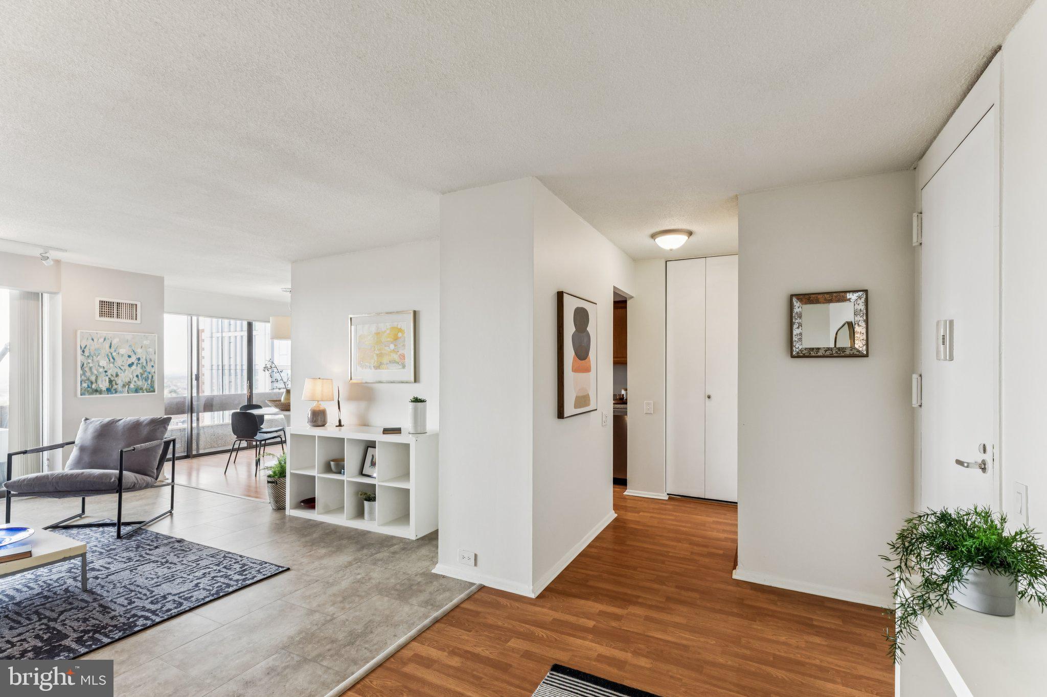 AVENUE OF THE ARTS - Residential