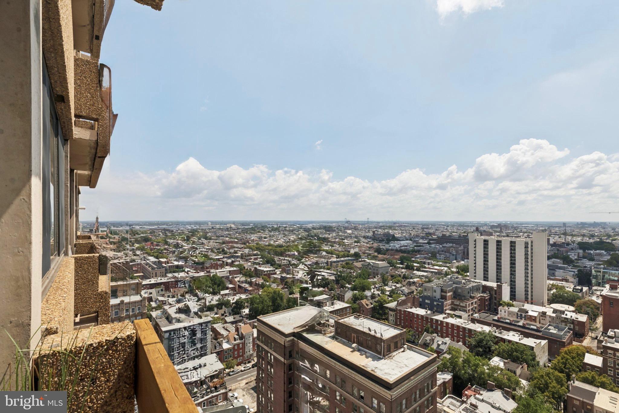 AVENUE OF THE ARTS - Residential